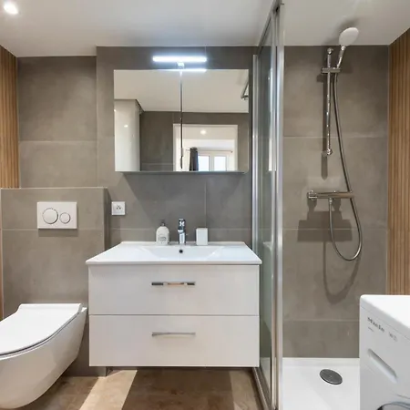Apartment 1-br With Ac In The Heart Of *