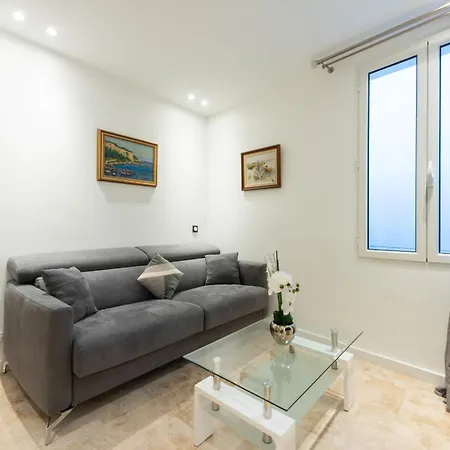 1-br With Ac In The Heart Of Apartment *