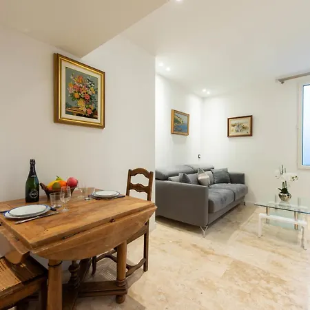 1-br With Ac In The Heart Of Apartment *